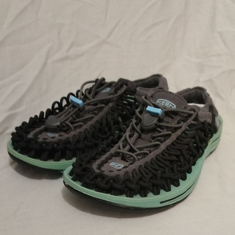 Keen Uneek Universal Sandals Sz 6